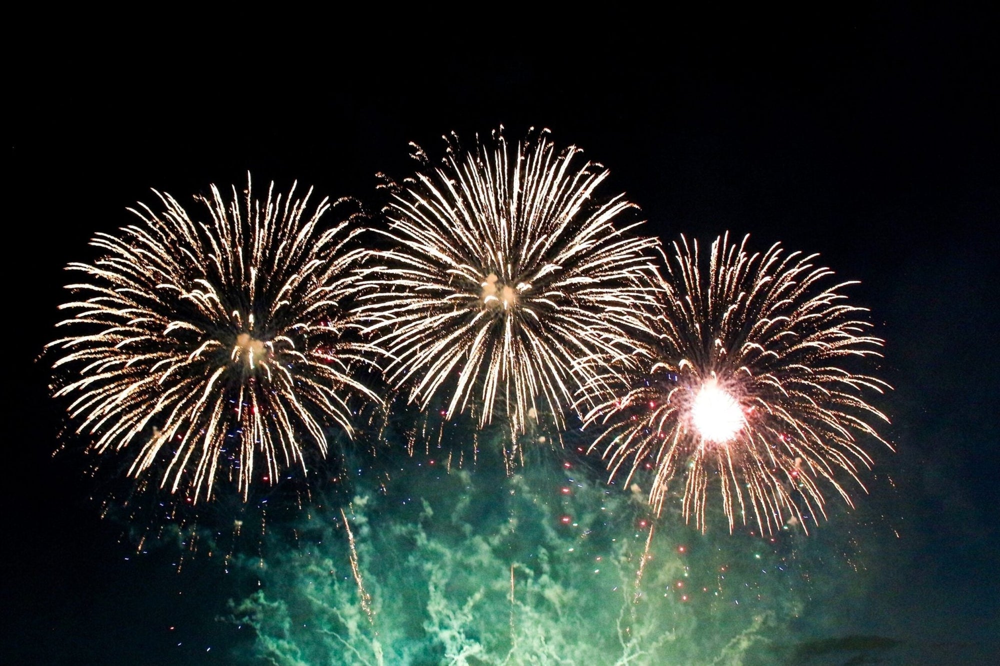 7 Expert iPhone Photography Tips to Capture Stunning New Year’s Eve Fireworks